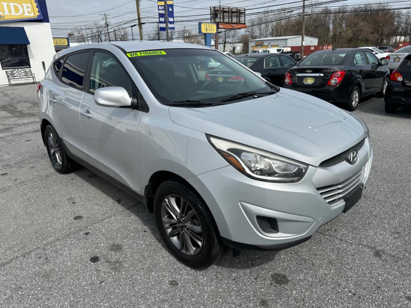 2014 SILVER Hyundai Tucson GL Auto FWD (KM8JT3AF7EU) with an 2.0L L4 DOHC 16V engine, 6-Speed Automatic transmission, located at 1254 Manheim Pike, Lancaster, PA, 17601, (717) 393-9133, 40.062870, -76.323273 - Photo#2